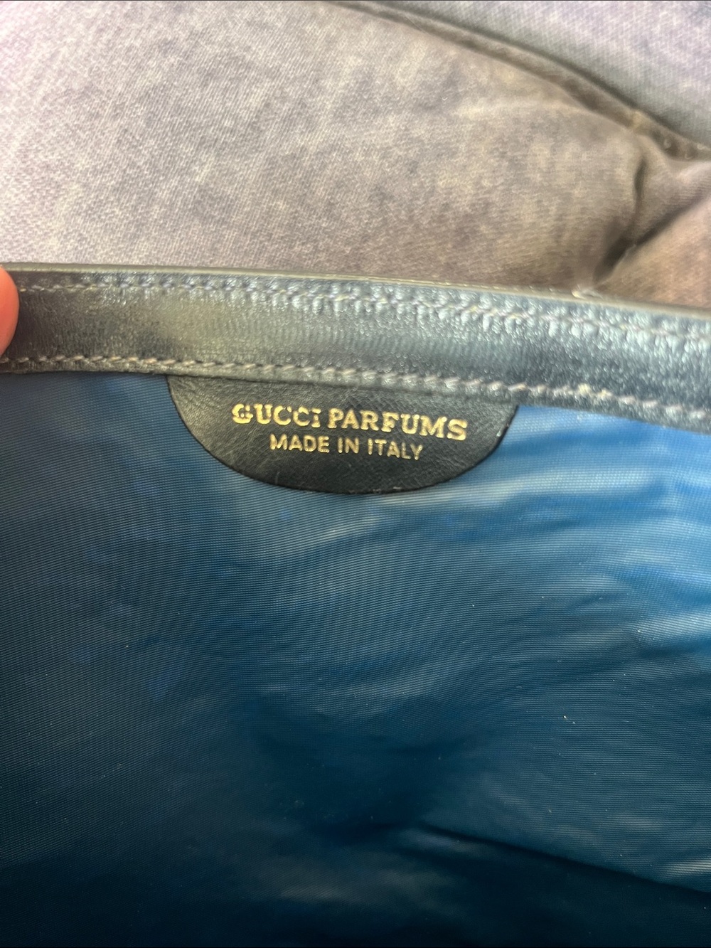 Set of 4 vintage Gucci clutches featuring the signature navy and red Web stripe. - Picture 3 of 13